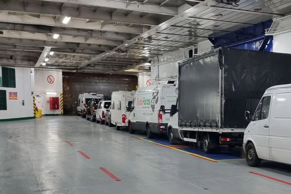 Caravana en el ferry desde España a Inglaterra